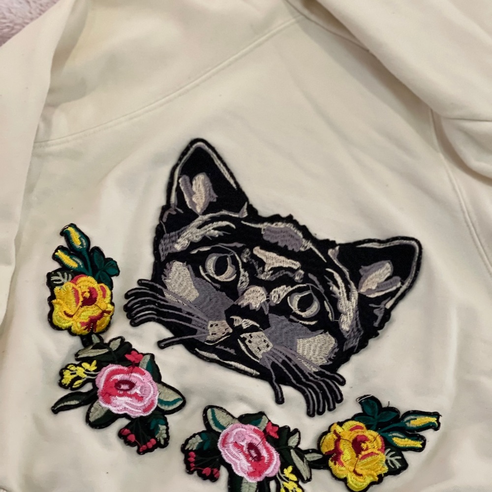 Sweatshirt